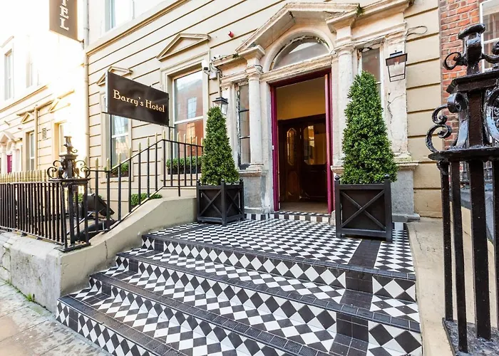 Barry'S Hotel