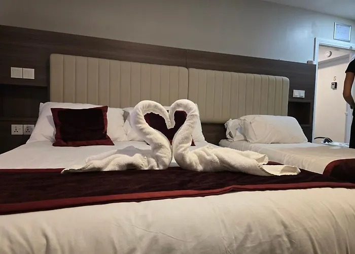 3 star hotel: Kgt House